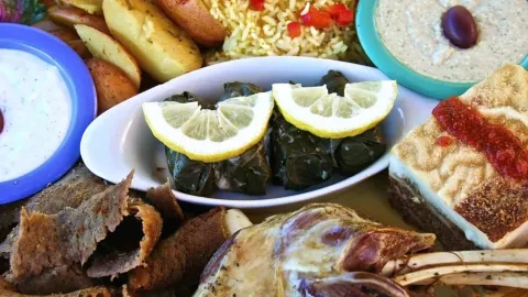 Dino's Greek & Italian Grill in กู้ดเยียร์