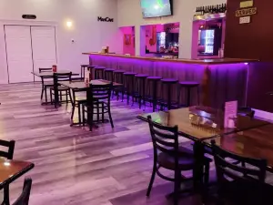 Boardwalk Bar & Grill