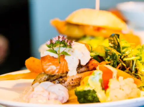 Off The Track Restaurant and Licenced Cafe