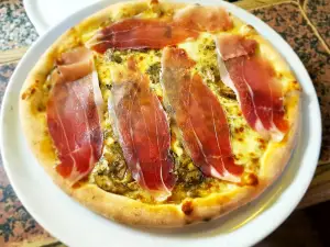 Santa Lucia Pizzeria