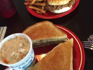 Walt & Marie's Country Market & Cafe