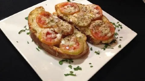 Wine Lovers - Restaurant & Winehouse in 마푸토