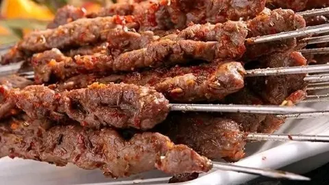 秋菊麻辣烫烧烤(卫士广场店) in Хайчен