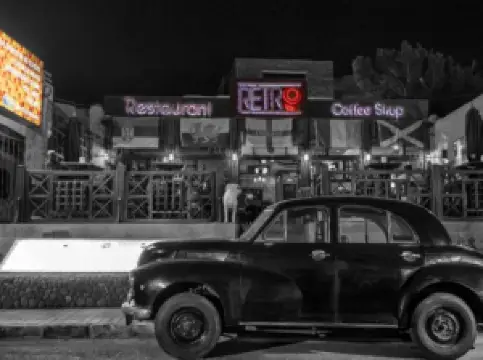 Retro Bar & Pub