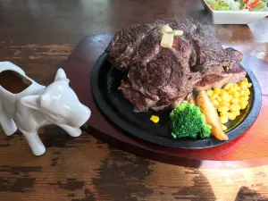 Mr. beef dining