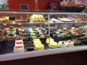 La Dolce Vita Courthouse Bakery