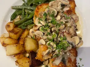 Black Bird Schnitzel Haus