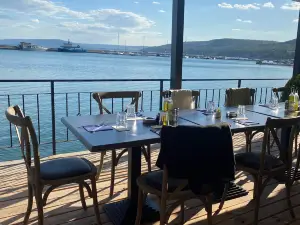 Restaurant "Rhomphaia"