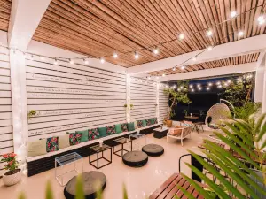 THE PLACE Restaurant, Cafe, Bar, Breakfast Lunch Dinner, Vegetarian & Vegan Battambang