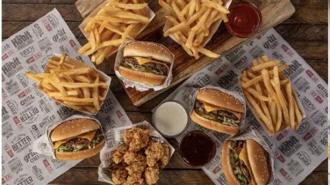 Habit Burger & Grill in ウォルナット