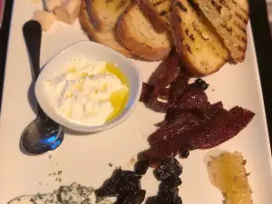 Cooper’s Hawk Winery & Restaurant