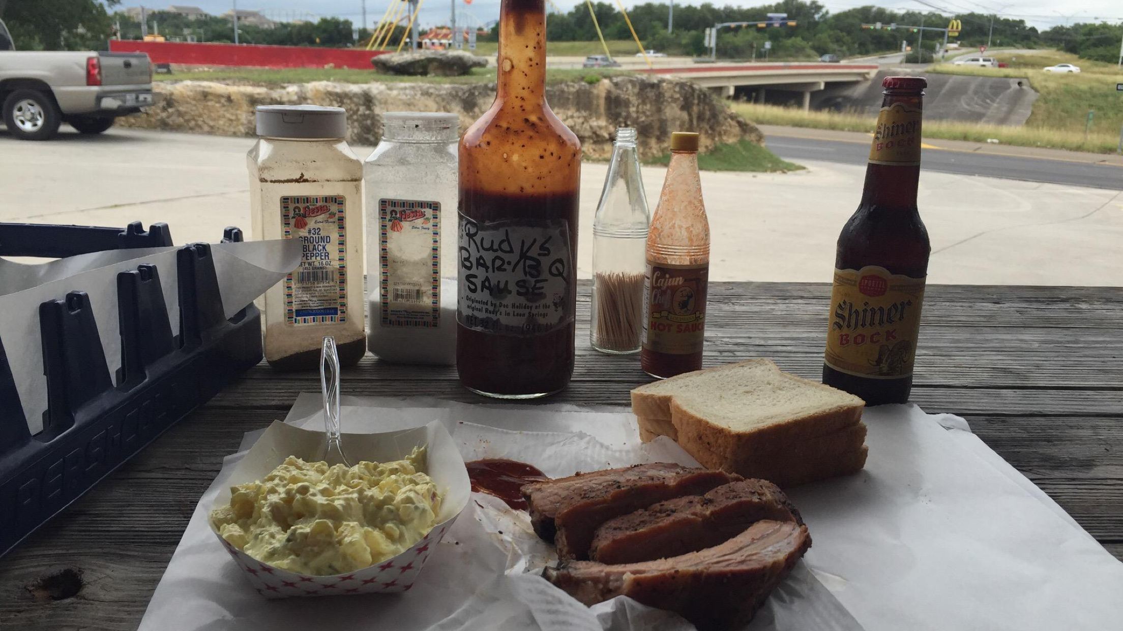 Rudy's "Country Store" and Bar-B-Q