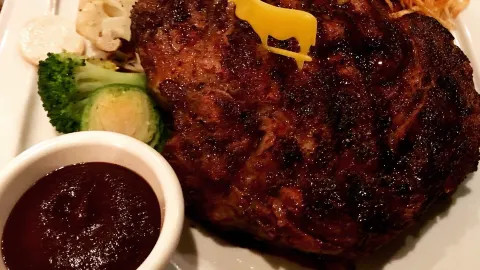 LUX Steakhouse + BAR94 in Edmonton