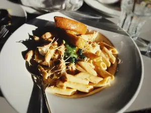 Boomers Bar & Grill - Kelowna
