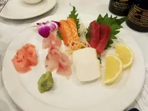 T L's Four Seasons Chinese