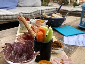 Bar à vin / cave Nestuby