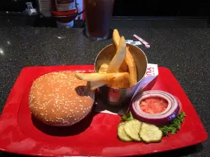 Red Robin America's Gourmet Burgers and Spirits