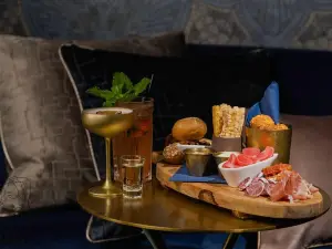 restaurant mae