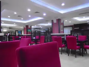 Zumrud Cafe-Restaurant