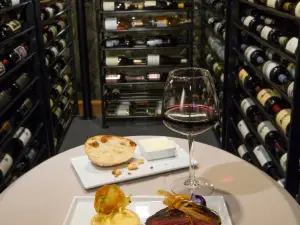 Edge Restaurant & Lounge