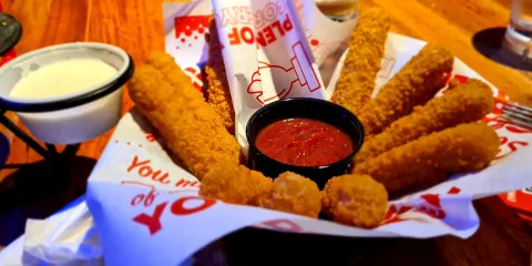 Red Robin Gourmet Burgers