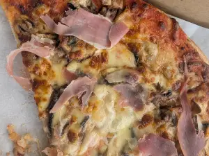 Holy Crust Pizza