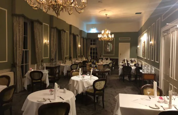 Green Lady  Restaurant