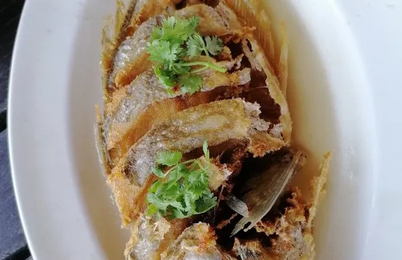 Kinlom Chompla Restaurant