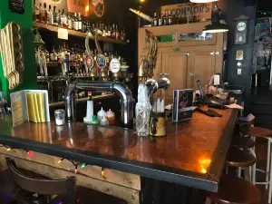 Deuxparquatre, Pub Brut