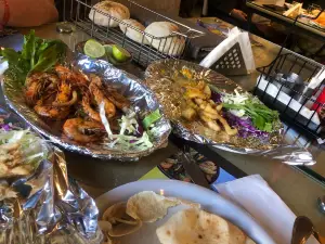 El Mina Restaurant