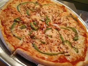 Elizabeth's Pizza Italian Restaurant(3278 SilasCreek Parkway)