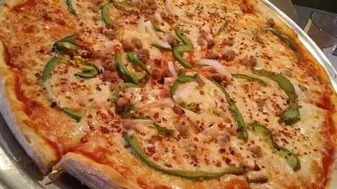 Elizabeth's Pizza Italian Restaurant ( Silas Creek Parkway) in フォーサイス