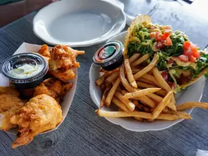 Quito's Restaurant and Bar