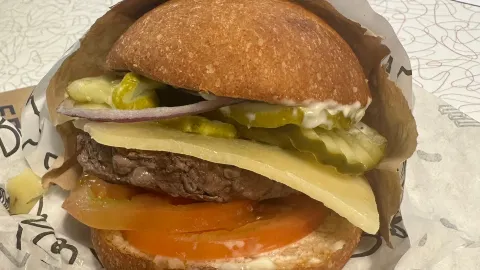 Burgerville in มัลท์โนมาห์ เคาน์ตี