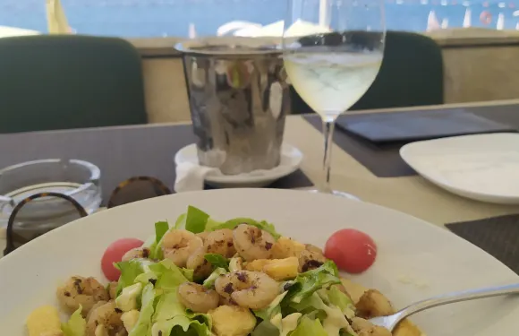 Yachting Club 32