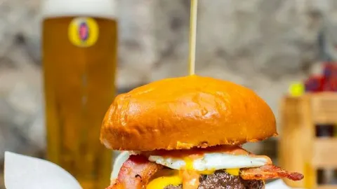 Woolshed Baa & Grill in คอร์ก