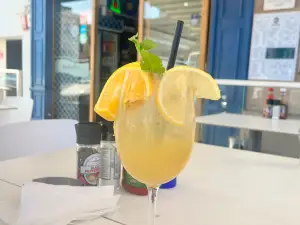 Bordas Cafe Bar and Grill