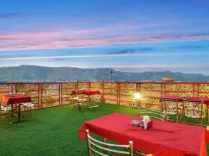Hawk View Restaurant & Bar