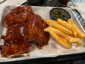 Smokey Que's