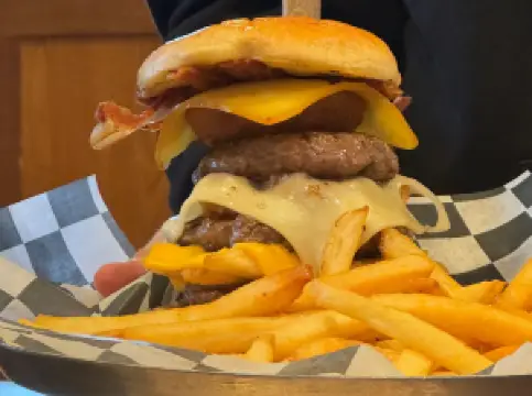 Gipper's Sports Bar & Grill