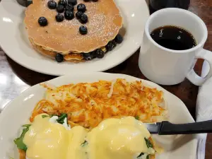 Lakewood Cafe