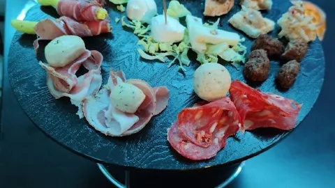 Bar Tomate in 特羅佩阿