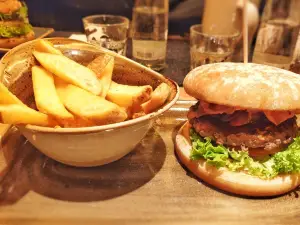 HANS IM GLUECK Burgergrill & Bar