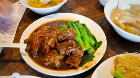 Wonton Hut Noodle Bar in Markham