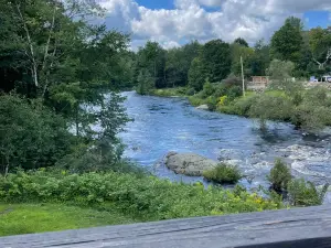 The Mystic River Cafe