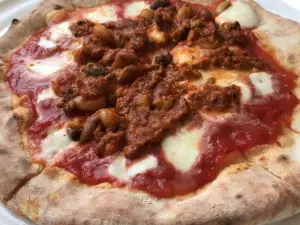 Pizza and Wine Shop Parika
