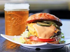 NOTORIOUS SPORTS BAR & GRILL