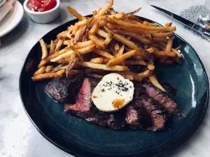 Easy Bistro & Bar
