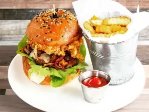 Malu Cafe & Deli