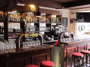 Red John Irish Pub
